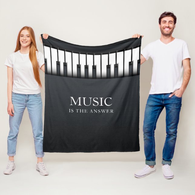 Couverture Polaire Piano moderne noir et blanc (En situation)
