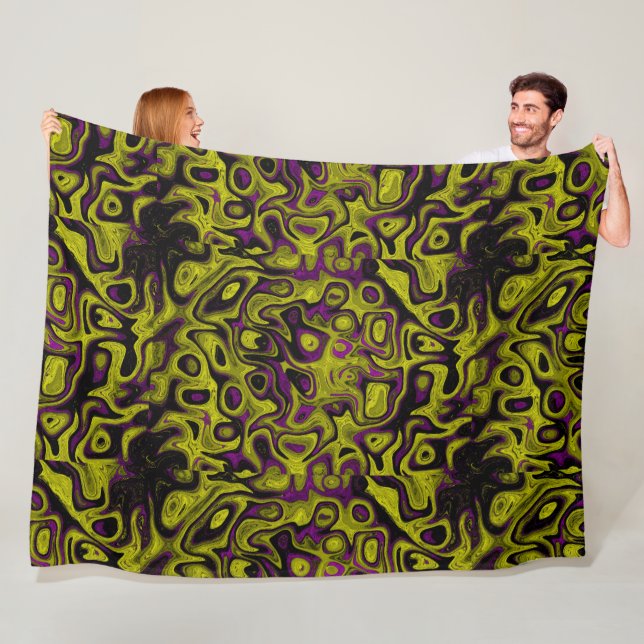 Couverture Polaire Pierre de feu vert olive et violet (En situation)