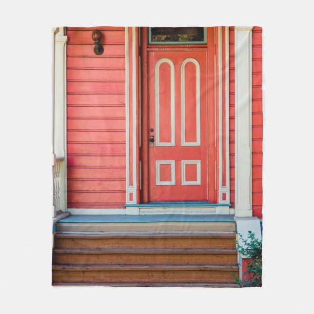 Couverture Polaire Porte et porche en bois peint rouge traditionnel, (Devant)