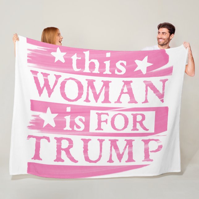 Couverture Polaire pro Trump - cette femme est pour Trump PINK (En situation)