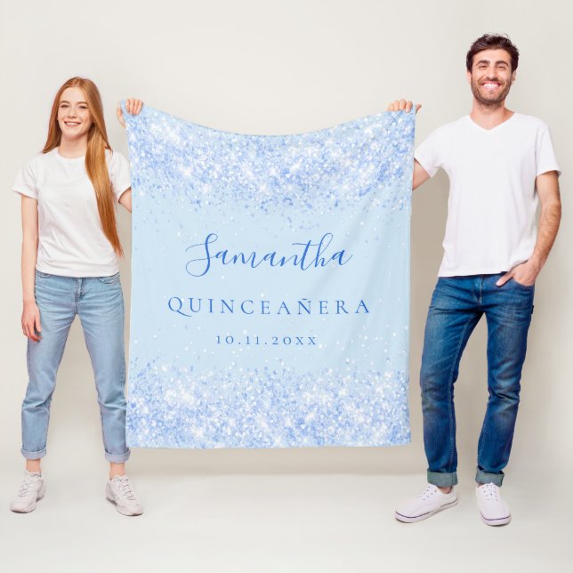 Couverture Polaire Quinceanera bébé bleu nom date parties scintillant (En situation)