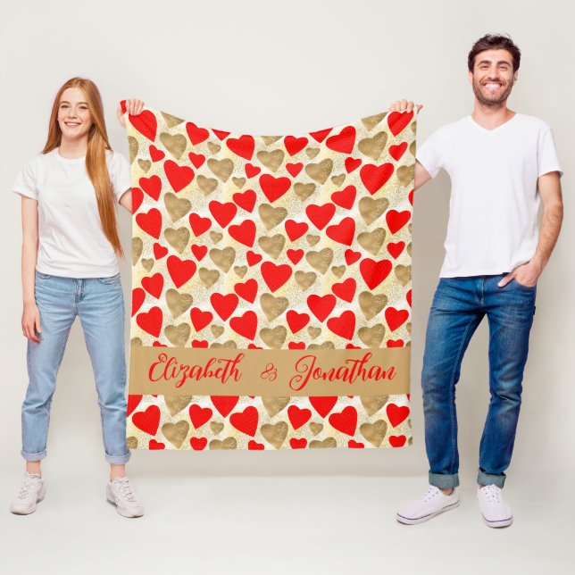 Couverture Polaire Red & Gold Hearts Motif Deux noms Valentine's (En situation)