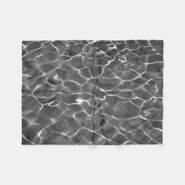 Couverture Polaire Réflexions Légères Sur L'Eau : Noir & Blanc (Devant (Horizontal))