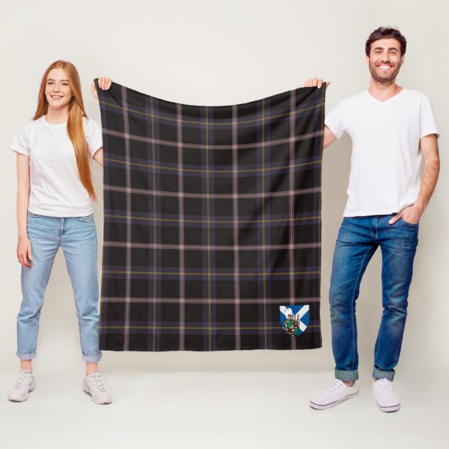 Couverture Polaire Robe de la marine écossaise bleu Tartan Plaid (En situation)