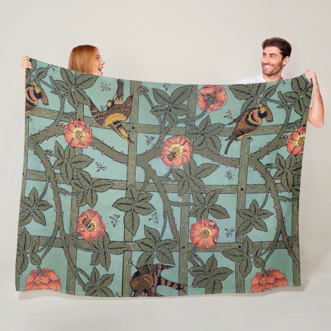 Couverture Polaire Rose d'Escalades & Petit Oiseau, William Morris (En situation)