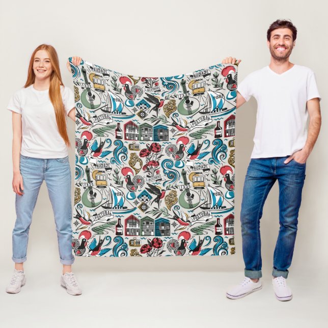 Couverture Polaire Saudade // motifs populaires du Portugal (En situation)