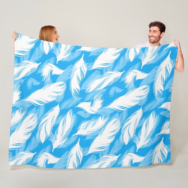 Couverture Polaire Sophisticated Feather Design On A Bright Blue  (En situation)