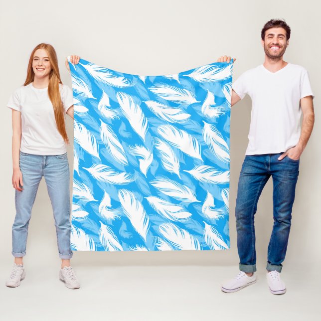 Couverture Polaire Sophisticated Feather Design On A Bright Blue  (En situation)