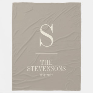 Couverture Polaire Style Classique Famille Monogramme Est Taupe Brown