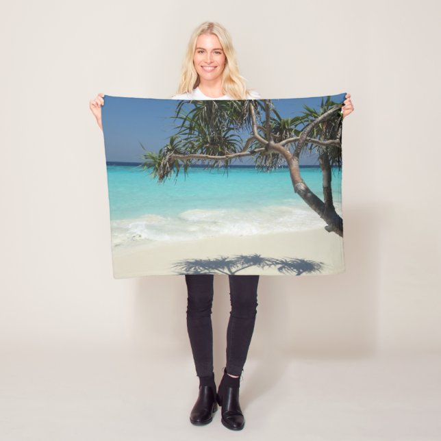 Couverture Polaire Sunny Tropical Beach Ocean Paradise (En situation)