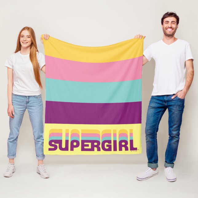 Couverture Polaire Supergirl Retro Colorshift Graphic (En situation)