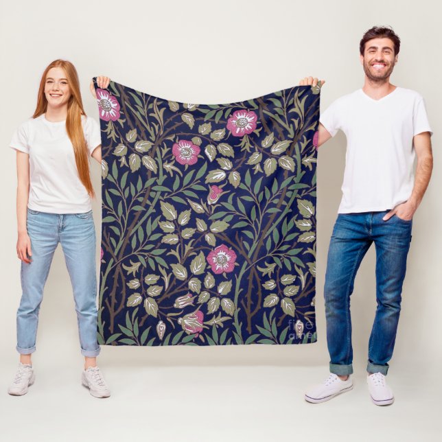Couverture Polaire Sweet Briar, William Morris (En situation)