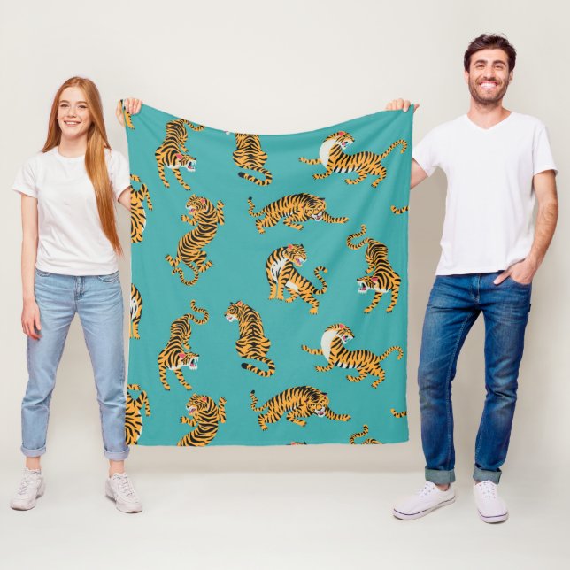 Couverture Polaire Tiger sur Motif Turquoise (En situation)
