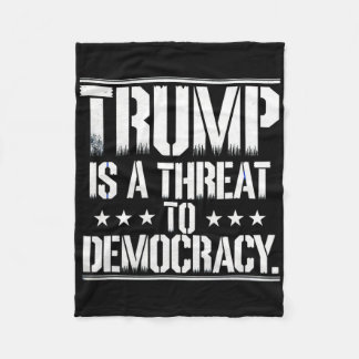 Couverture Polaire Trump Is A Threat To Democracy