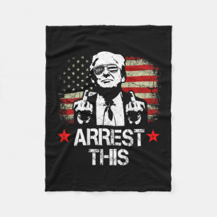 Couverture Polaire Trump Middle Fingers Pro Trump 2024 (à l'arrière)