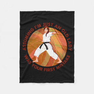 Couverture Polaire Uming Je ne suis qu'une vieille dame Karate a été 
