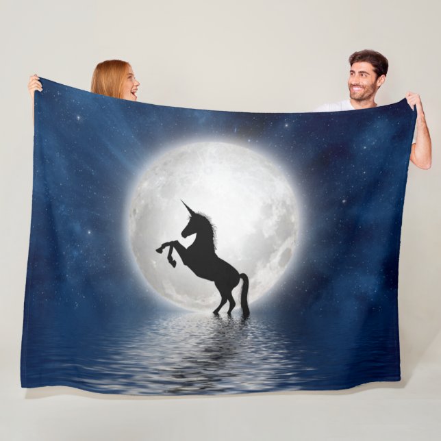 COUVERTURE POLAIRE UNICORN EN LUMIÈRE DE LA MOONLIÈRE (En situation)