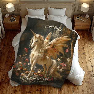 Couverture Polaire Unicorne blanche avec ailes dans un bois floral