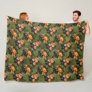 COUVERTURE POLAIRE VERT AVEC DES BOUQUETS FLORAUX ORANGÉS ÉFFRAYANTS