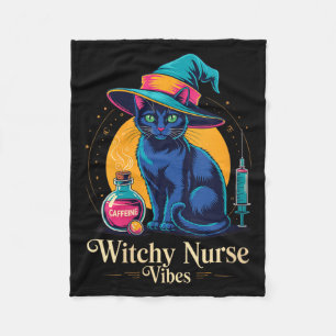 Couverture Polaire Vibes de sorcière infirmière féminine Chat noir Ha