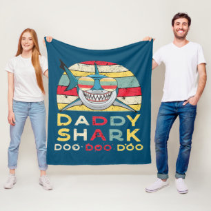 Couverture Polaire Vintage Daddy Shark "Doo Doo Doo"