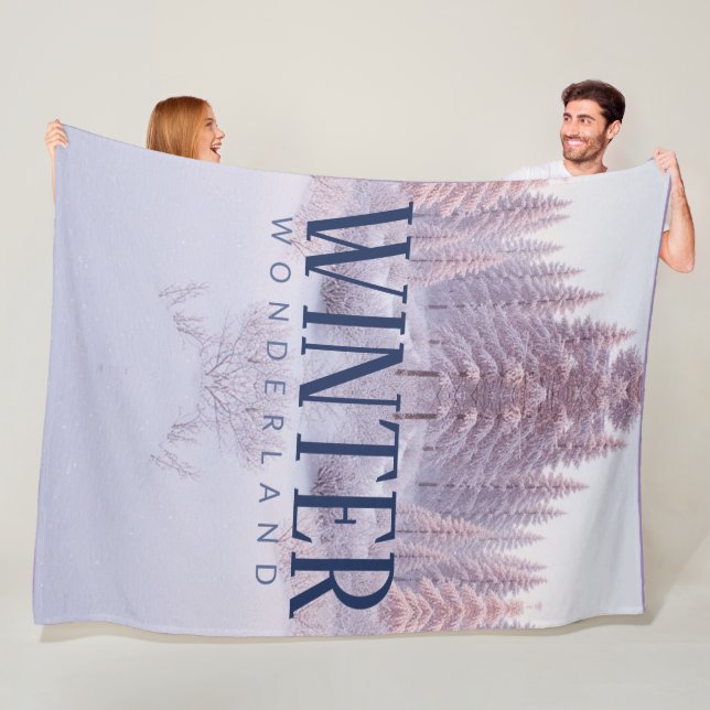 Couverture Polaire Winter Wonderland Cozy Fleece Blanket  (En situation)