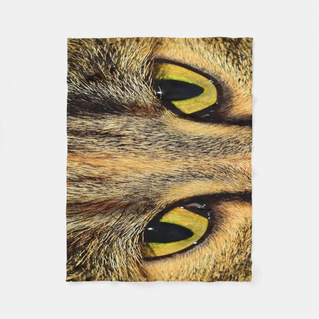 Couverture Polaire Yeux intenses de chat (Devant)