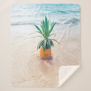 Couverture Sherpa Ananas sur la plage le matin
