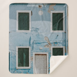 COUVERTURE SHERPA BÂTIMENT EN BÉTON BLEU DE 2 ÉTAGES