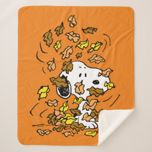 Couverture Sherpa cacahuètes   Snoopy Pile de Feuilles
