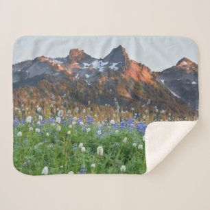 Couverture Sherpa Chaîne Tatoosh et fleurs sauvages Mt. Rainier