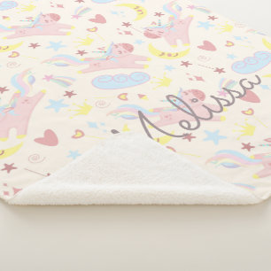 Couverture Sherpa ciel heureux licorne étoiles pastel monogramme
