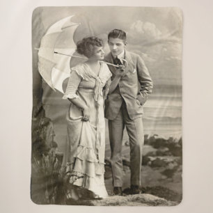Couverture Sherpa Couple romantique vintage avec parasol
