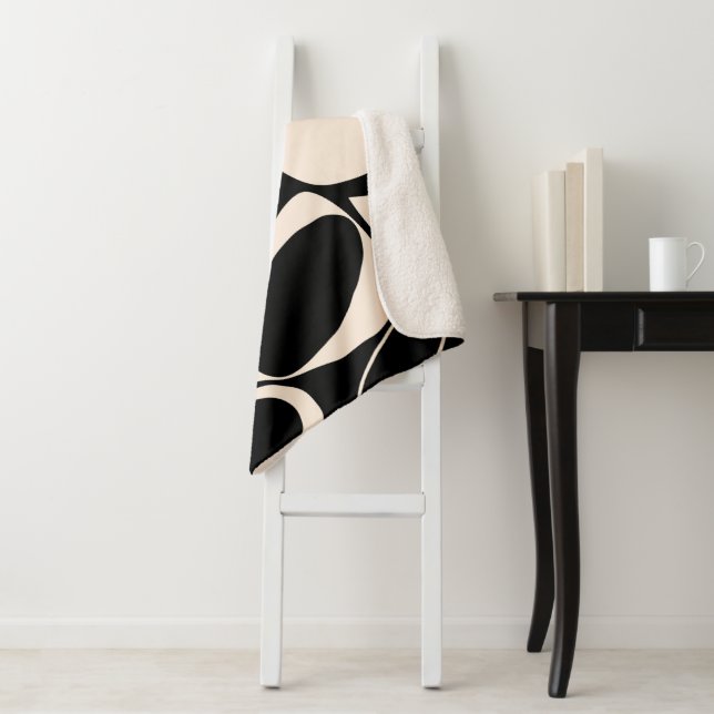 Couverture Sherpa Design moderne Black Cream Abstrait Motif (En situation)