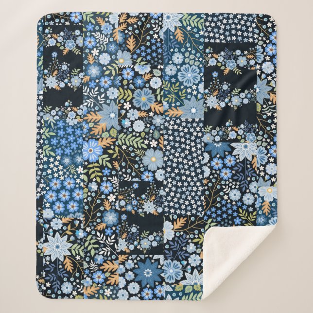 Couverture Sherpa Fleurs Bleues Patchwork : Tissu sans couture. (Devant)