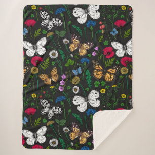 Couverture Sherpa Fleurs sauvages et papillons sur le noir