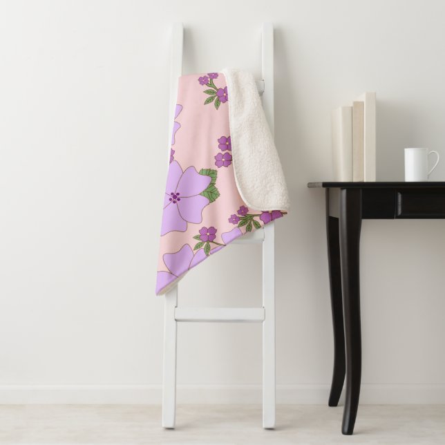 Couverture Sherpa Fleurs Violettes, Modèle Floral, Motif De Fleurs (En situation)