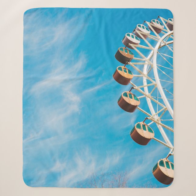 Couverture Sherpa Grande roue blanche sous ciel clair le matin (Devant)
