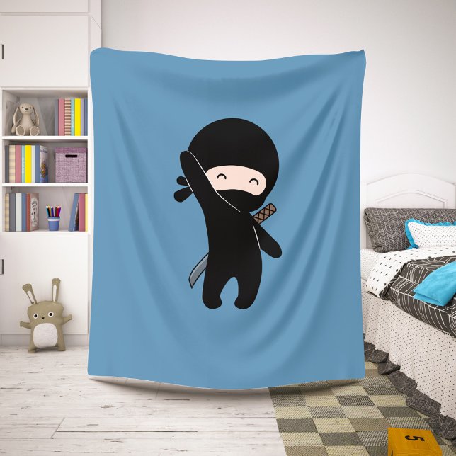 Couverture Sherpa Minuscule Ninja heureux sur bleu (Créateur téléchargé)
