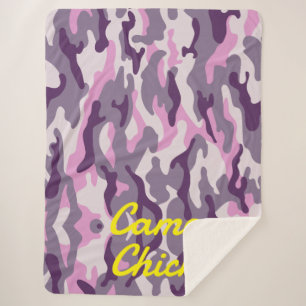 Couverture Sherpa Monogramme rose camouflage féminin en jaune  