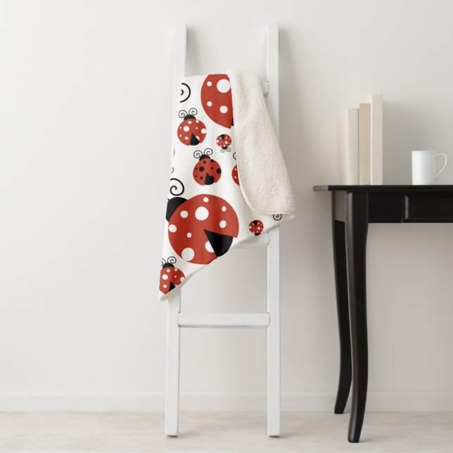 Couverture Sherpa Motif De Ladybugs, Mignons Ladybugs, Red Ladybugs (En situation)