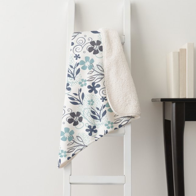 Couverture Sherpa Motif floral en bleu blanc et turquoise (baby blanket with blue floral pattern)