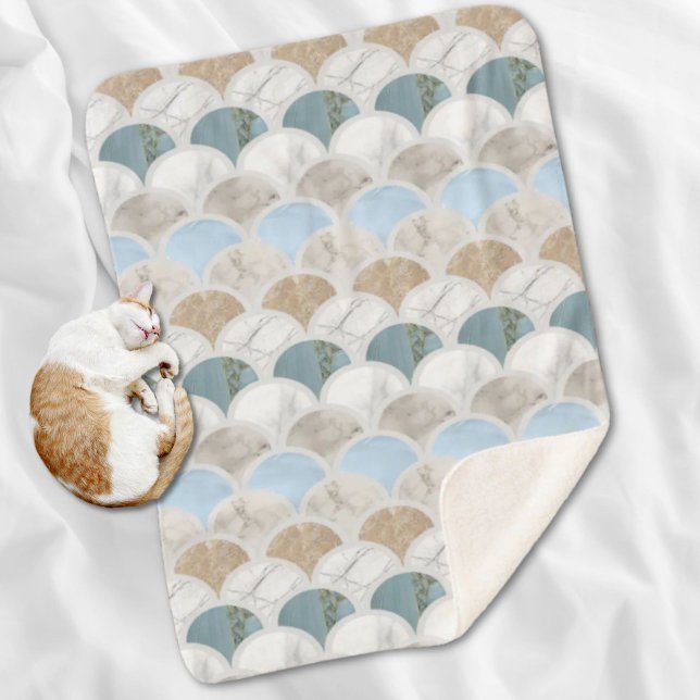 Couverture Sherpa plage aqua bleu marbre blanc pastel pèse-sirène (beach aqua blue white marble pastel mermaid scales sherpa blanket)