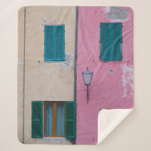 COUVERTURE SHERPA SCONCE EXTÉRIEURE NOIRE SUR MUR PEINT ROSE