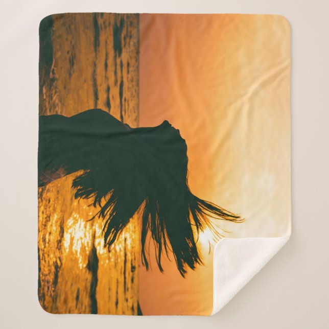 Couverture Sherpa Silhouette de fille, coucher du soleil sur la mer, (Devant)