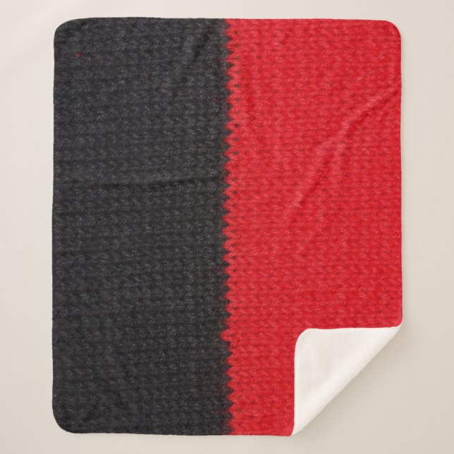 Couverture Sherpa tricot rouge-noir : closeup rayé. (Devant)