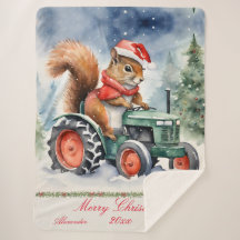 Un écureuil sur un tracteur Noël