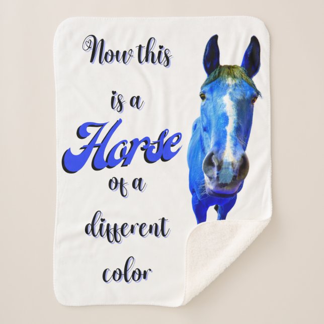 Couverture Sherpa Voici un cheval d'une couleur différente en bleu (Devant)