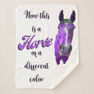 Couverture Sherpa Voici Un Cheval D'Une Couleur Différente, Violet