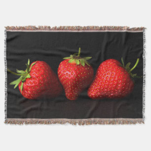 Couverture Trois Fraises Sur Une Blanche À Jets De Tbcn Noir